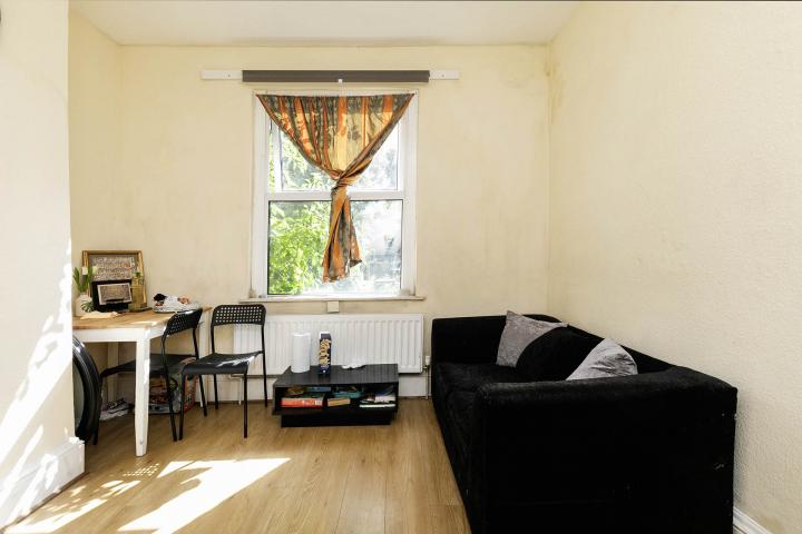 Amazing Location Headstone Road, Harrow-on-the-Hill